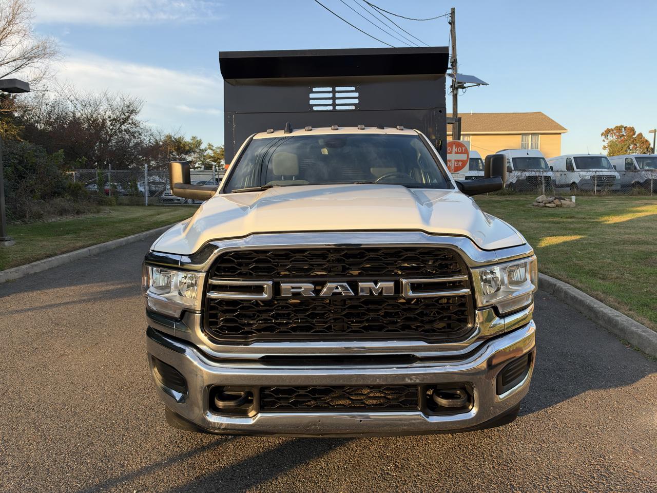RAM 3500 Chassis Cab Tradesman 4WD Reg Cab 60" CA 143.5" WB 2022