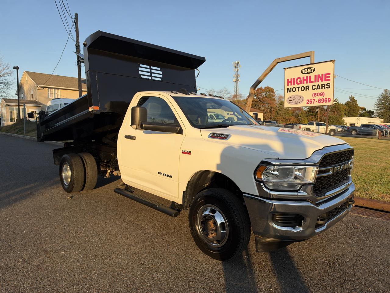 RAM 3500 Chassis Cab Tradesman 4WD Reg Cab 60" CA 143.5" WB 2022