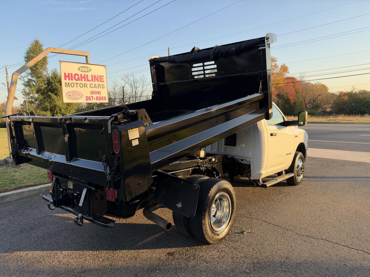 RAM 3500 Chassis Cab Tradesman 4WD Reg Cab 60" CA 143.5" WB 2022