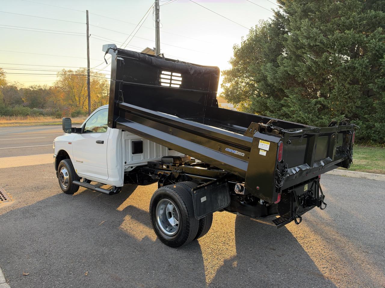 RAM 3500 Chassis Cab Tradesman 4WD Reg Cab 60" CA 143.5" WB 2022