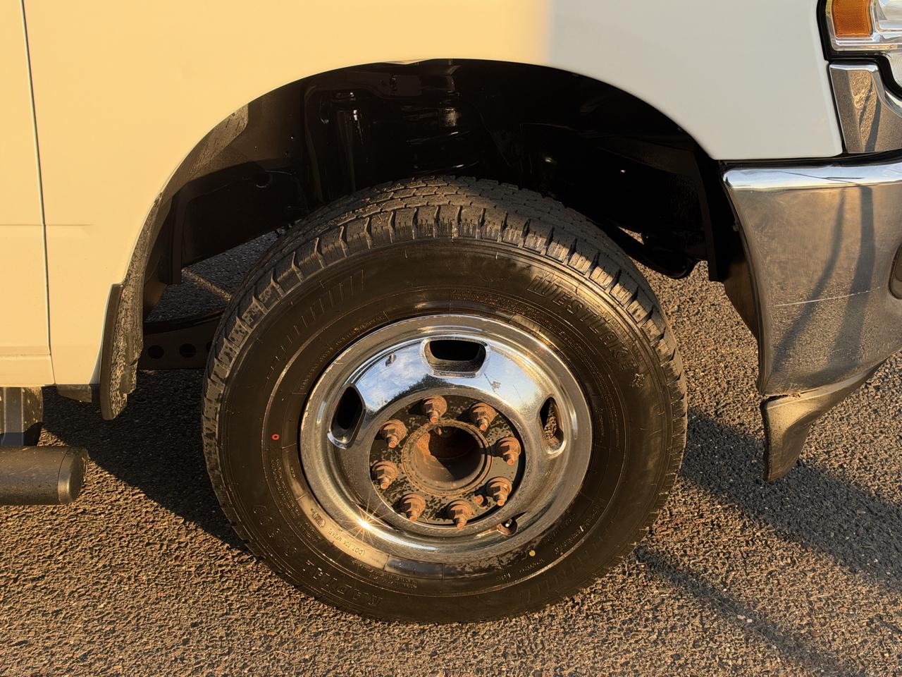 RAM 3500 Chassis Cab Tradesman 4WD Reg Cab 60" CA 143.5" WB 2022