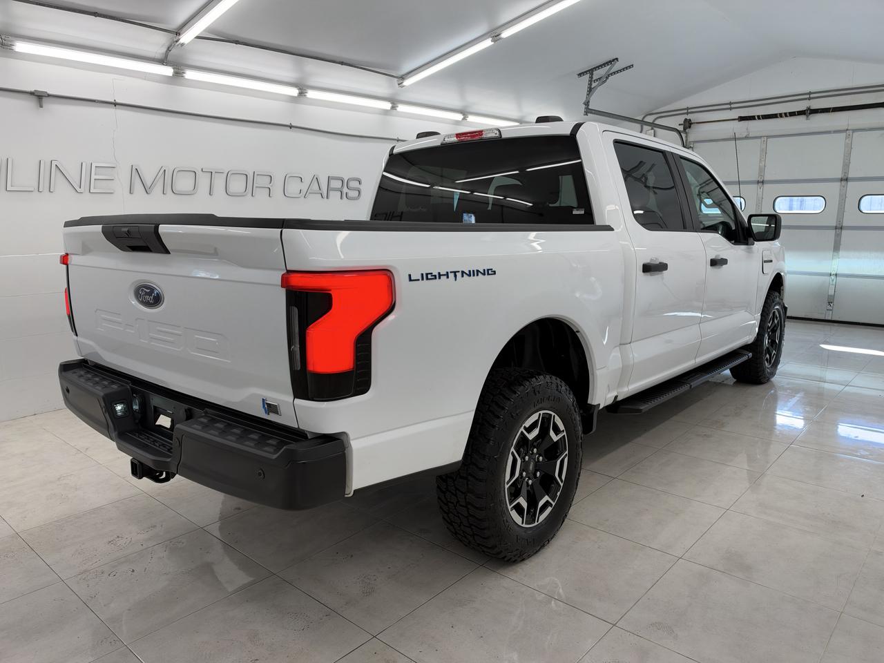 Ford F-150 Lightning LARIAT 4WD SuperCrew 5.5' Box 2022