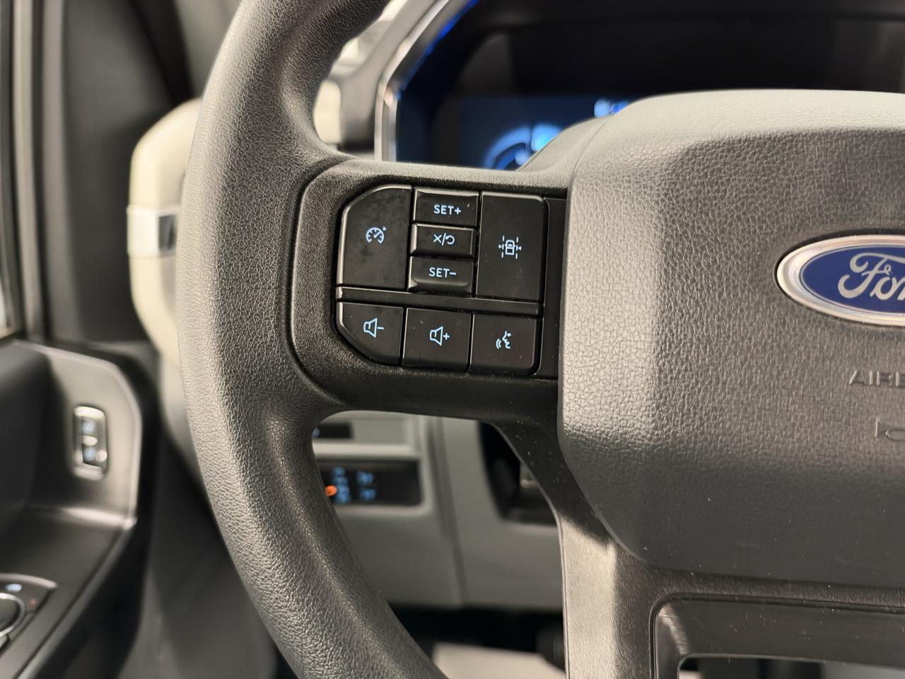 Ford F-150 Lightning LARIAT 4WD SuperCrew 5.5' Box 2022