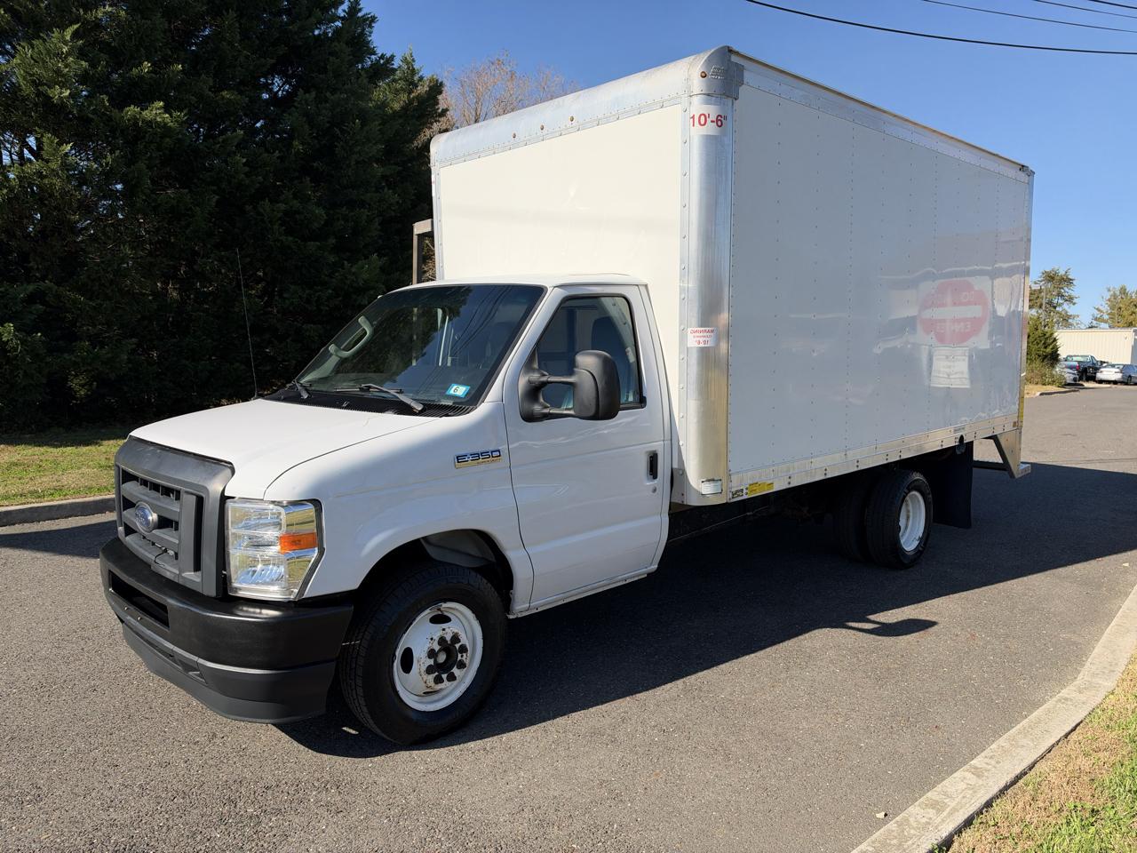 Ford E-Series Cutaway E-350 SRW 138" WB 2021