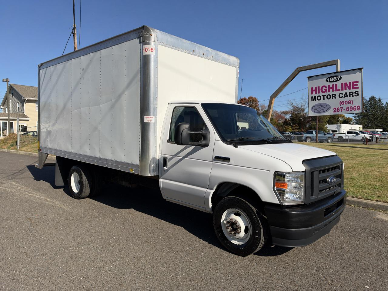 Ford E-Series Cutaway E-350 SRW 138" WB 2021