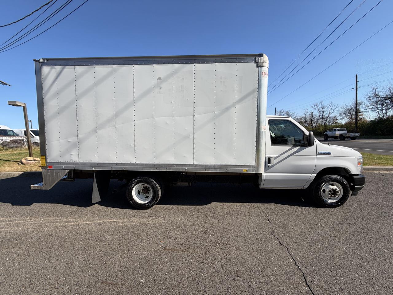 Ford E-Series Cutaway E-350 SRW 138" WB 2021
