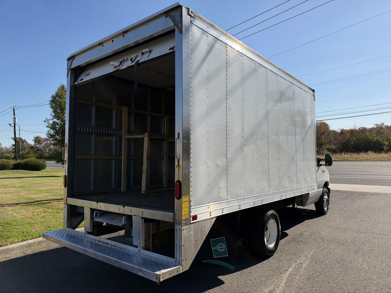 Ford E-Series Cutaway E-350 SRW 138" WB 2021