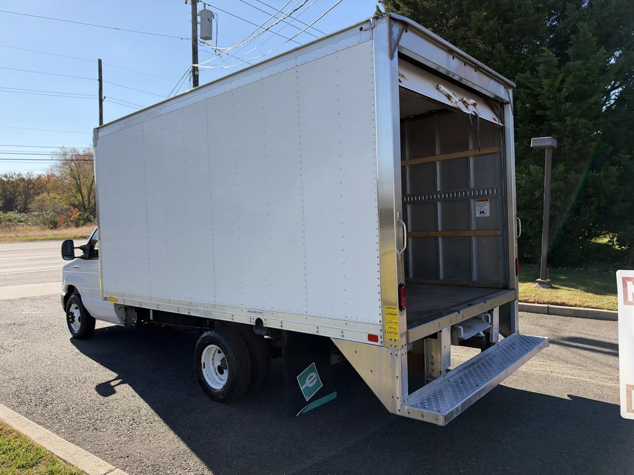 Ford E-Series Cutaway E-350 SRW 138" WB 2021