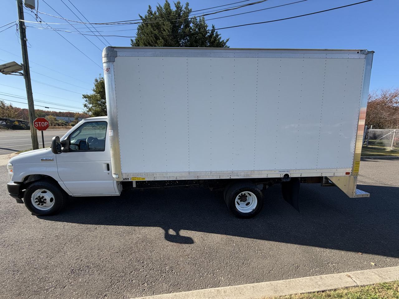 Ford E-Series Cutaway E-350 SRW 138" WB 2021