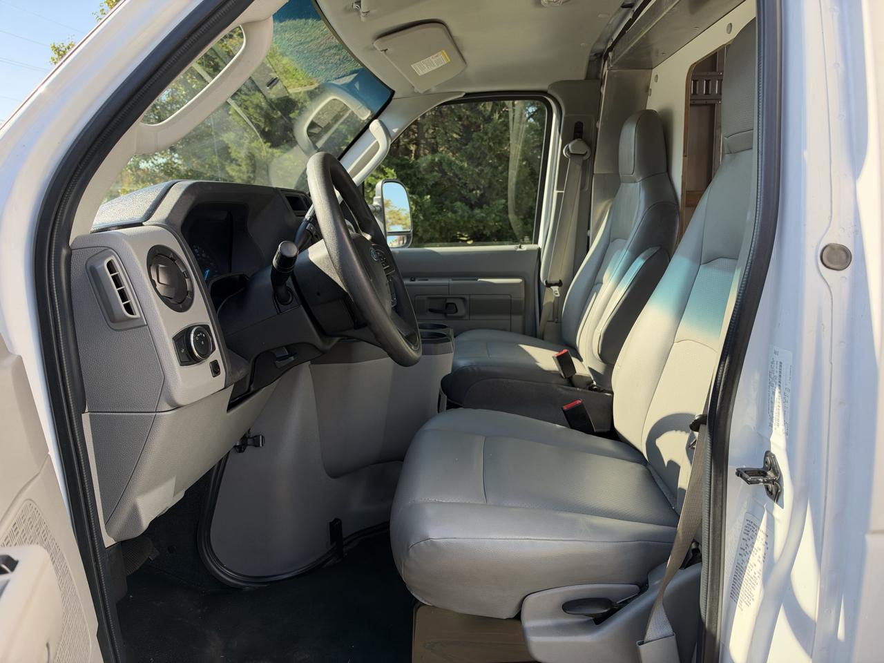 Ford E-Series Cutaway E-350 SRW 138" WB 2021