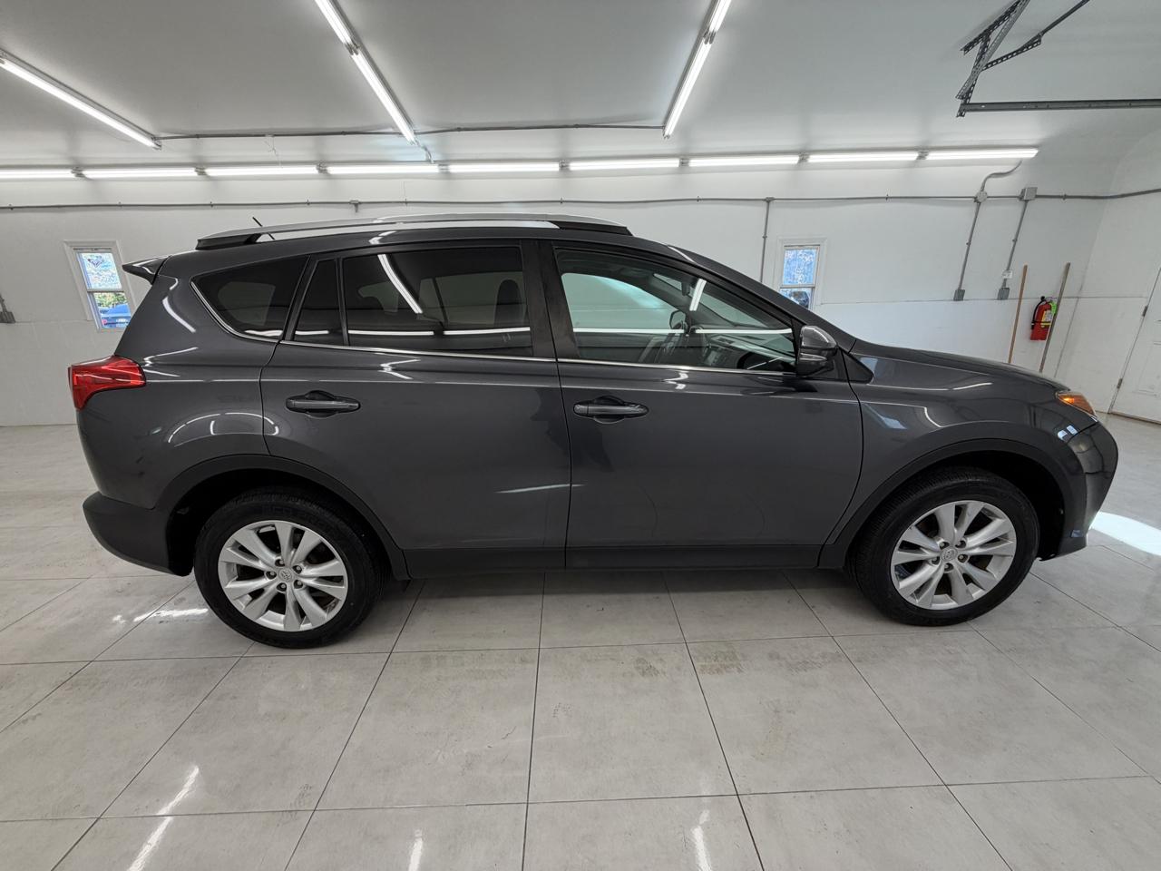 Toyota RAV4 AWD 4dr Limited (Natl) 2015