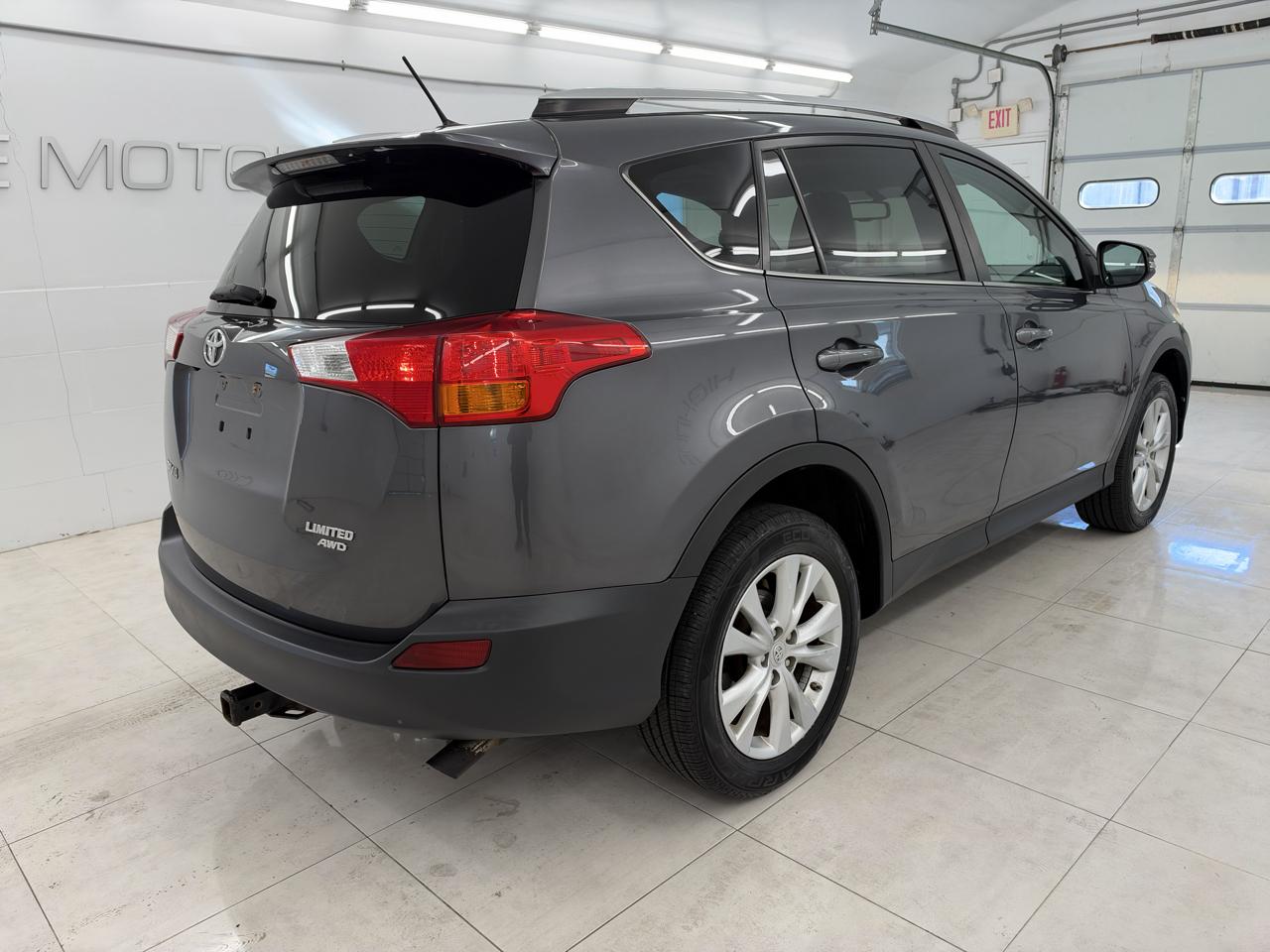 Toyota RAV4 AWD 4dr Limited (Natl) 2015
