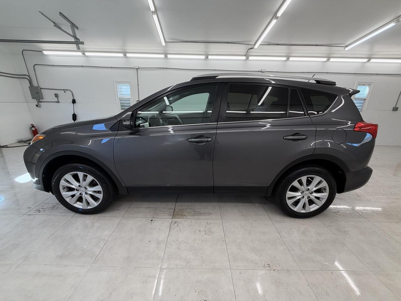Toyota RAV4 AWD 4dr Limited (Natl) 2015