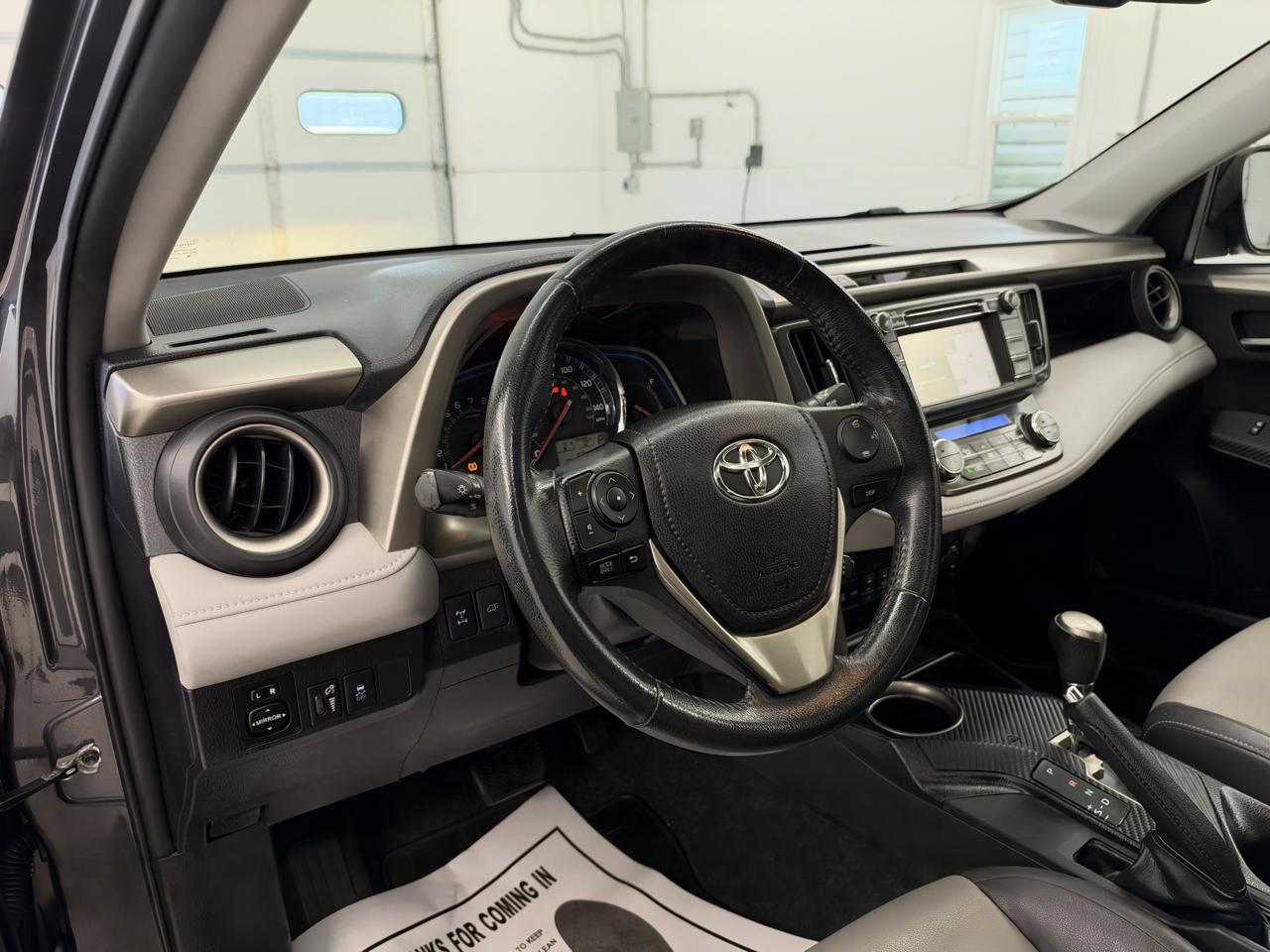 Toyota RAV4 AWD 4dr Limited (Natl) 2015