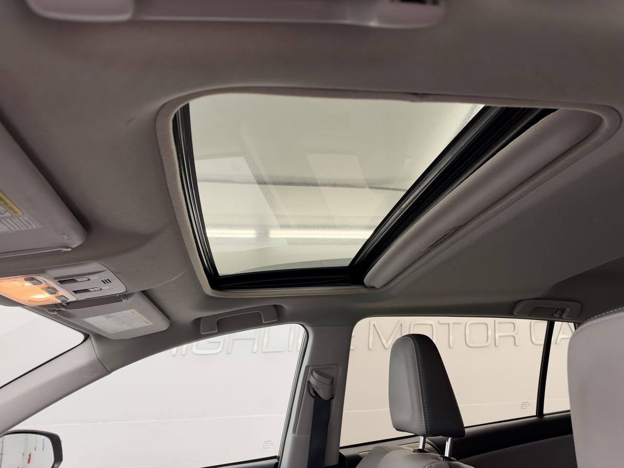 Toyota RAV4 AWD 4dr Limited (Natl) 2015