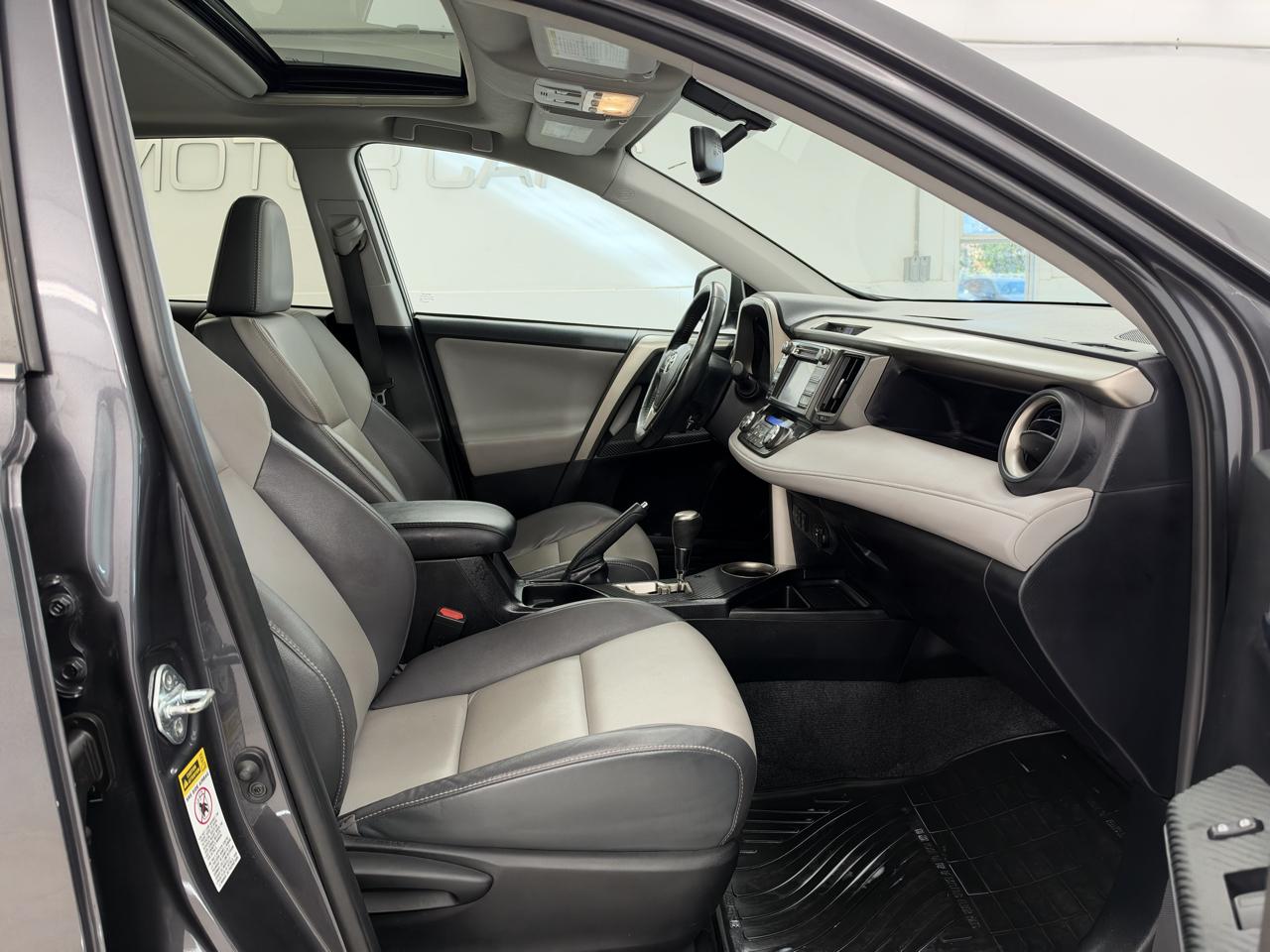Toyota RAV4 AWD 4dr Limited (Natl) 2015