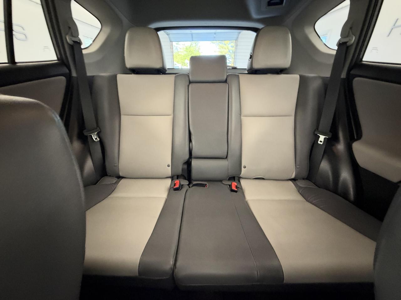 Toyota RAV4 AWD 4dr Limited (Natl) 2015