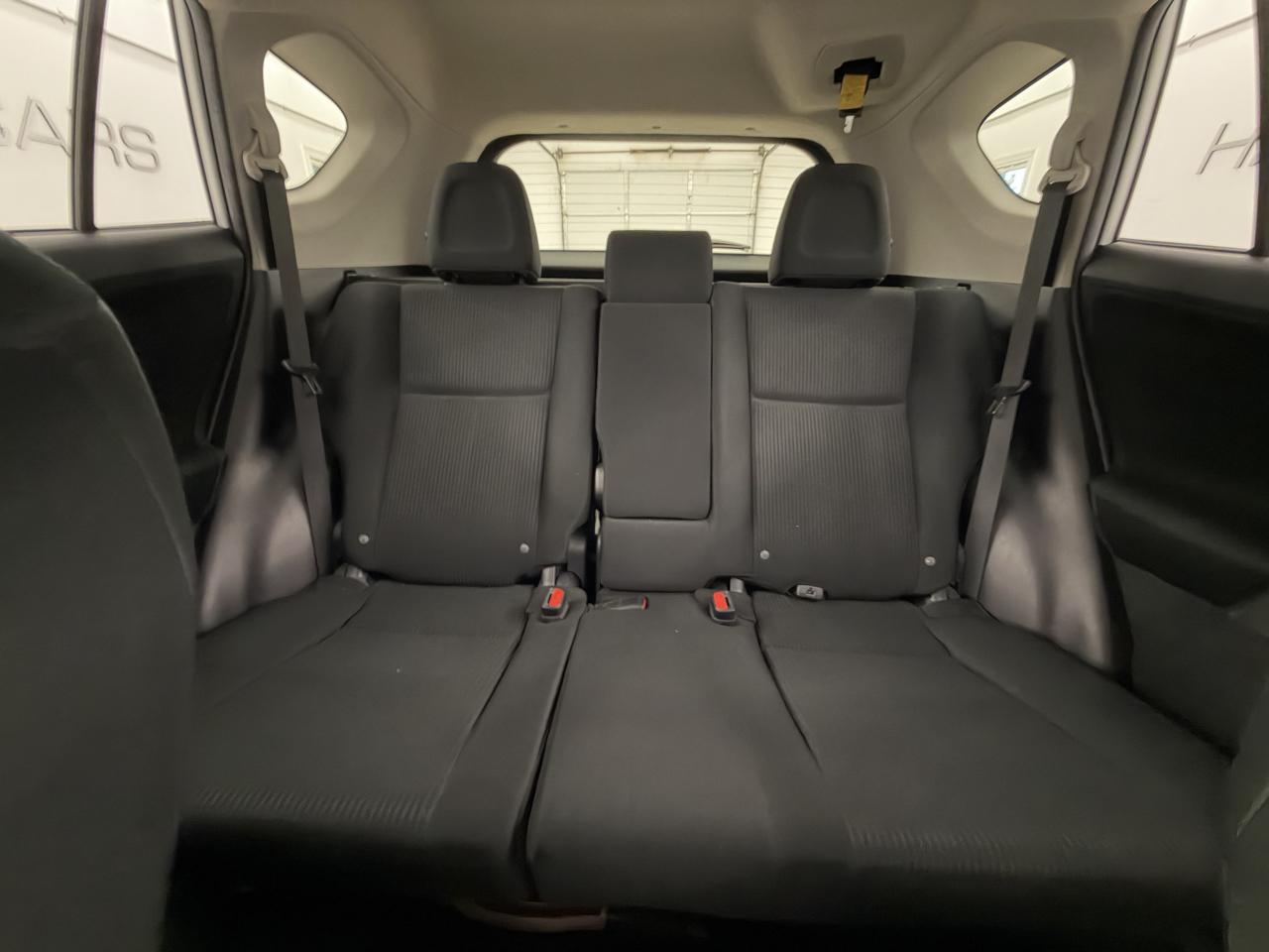 Toyota RAV4 LE FWD (Natl) 2017