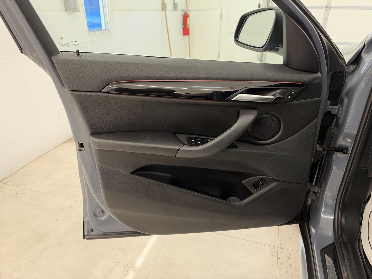 BMW X1 xDrive28i Sports Activity Vehicle 2021