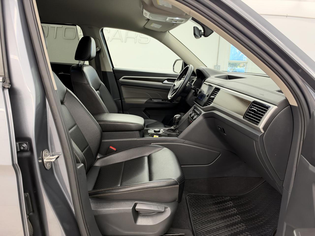 Volkswagen Atlas 3.6L V6 SE w/Technology 4MOTION 2023