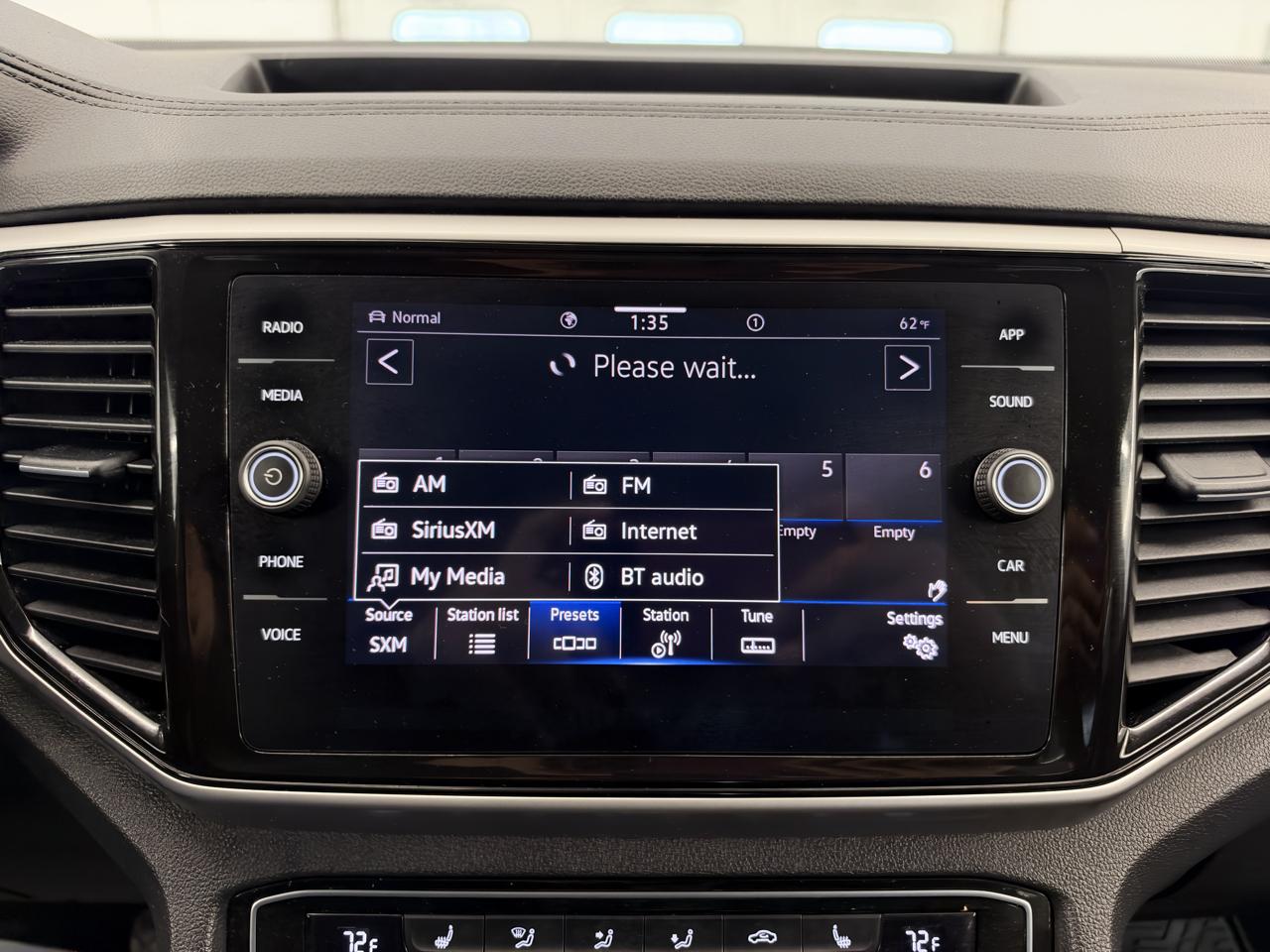Volkswagen Atlas 3.6L V6 SE w/Technology 4MOTION 2023