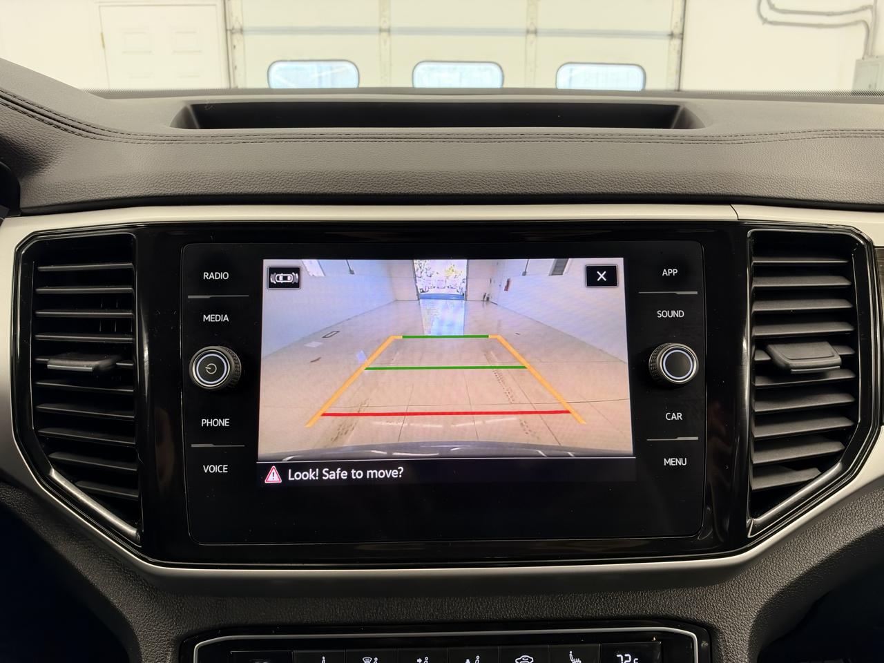 Volkswagen Atlas 3.6L V6 SE w/Technology 4MOTION 2023