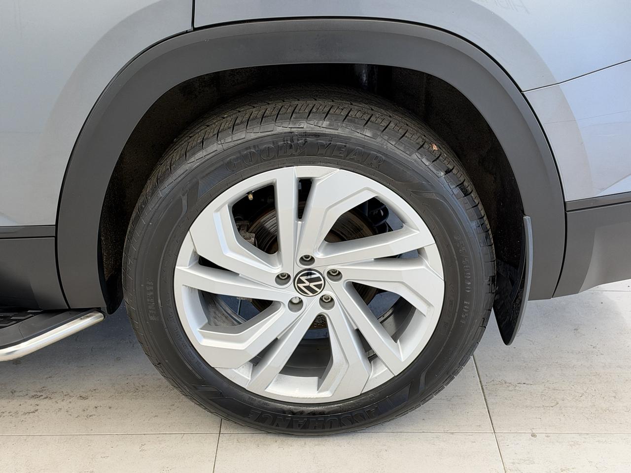 Volkswagen Atlas 3.6L V6 SE w/Technology 4MOTION 2023