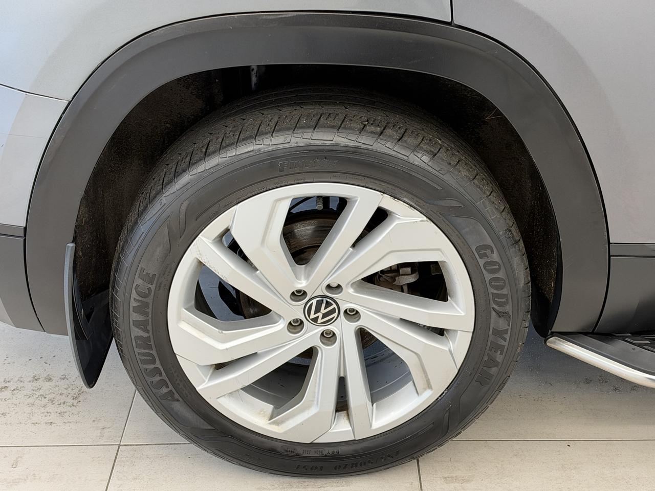 Volkswagen Atlas 3.6L V6 SE w/Technology 4MOTION 2023