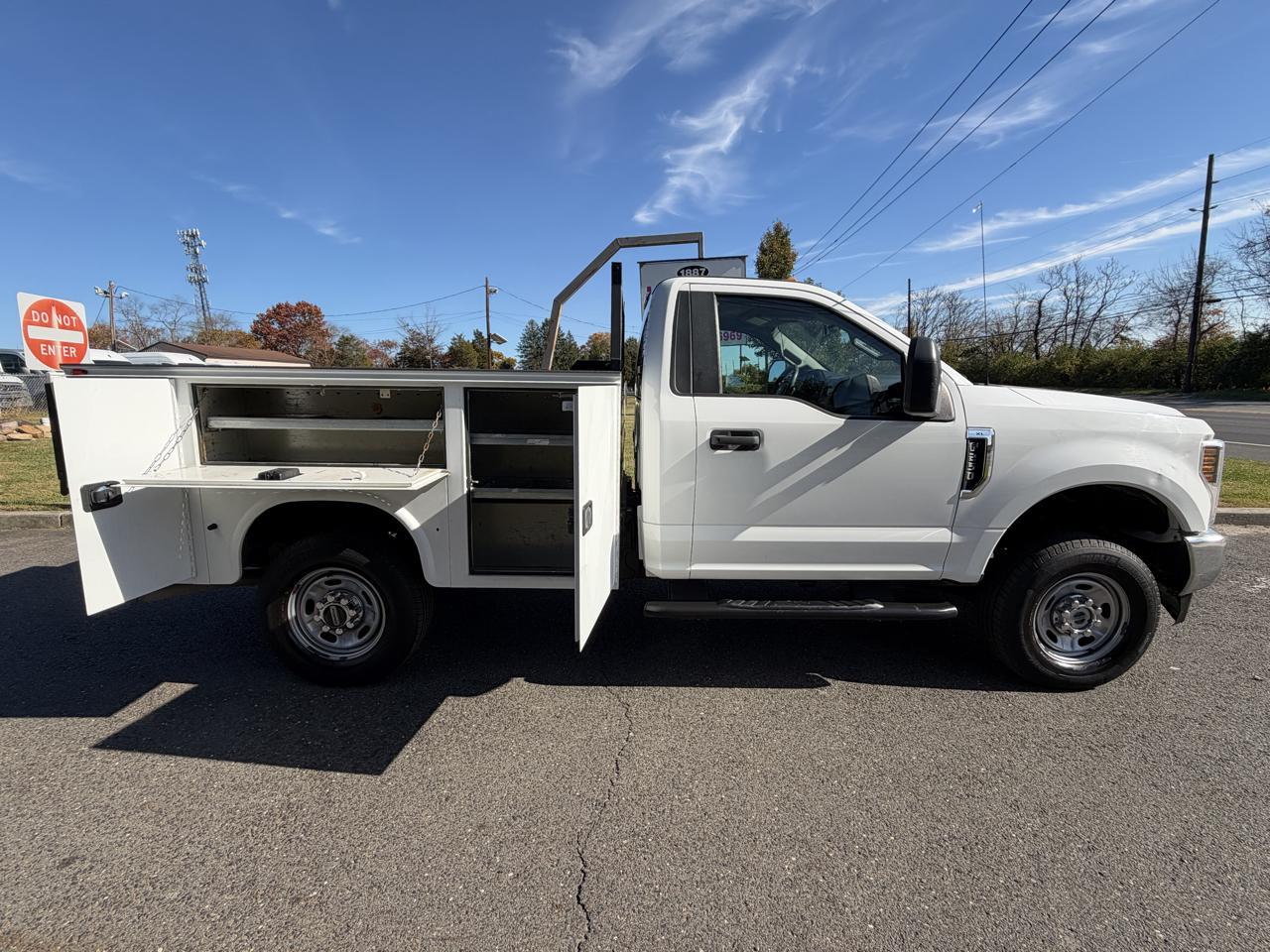 Ford Super Duty F-250 SRW XLT 4WD Reg Cab 8' Box 2019