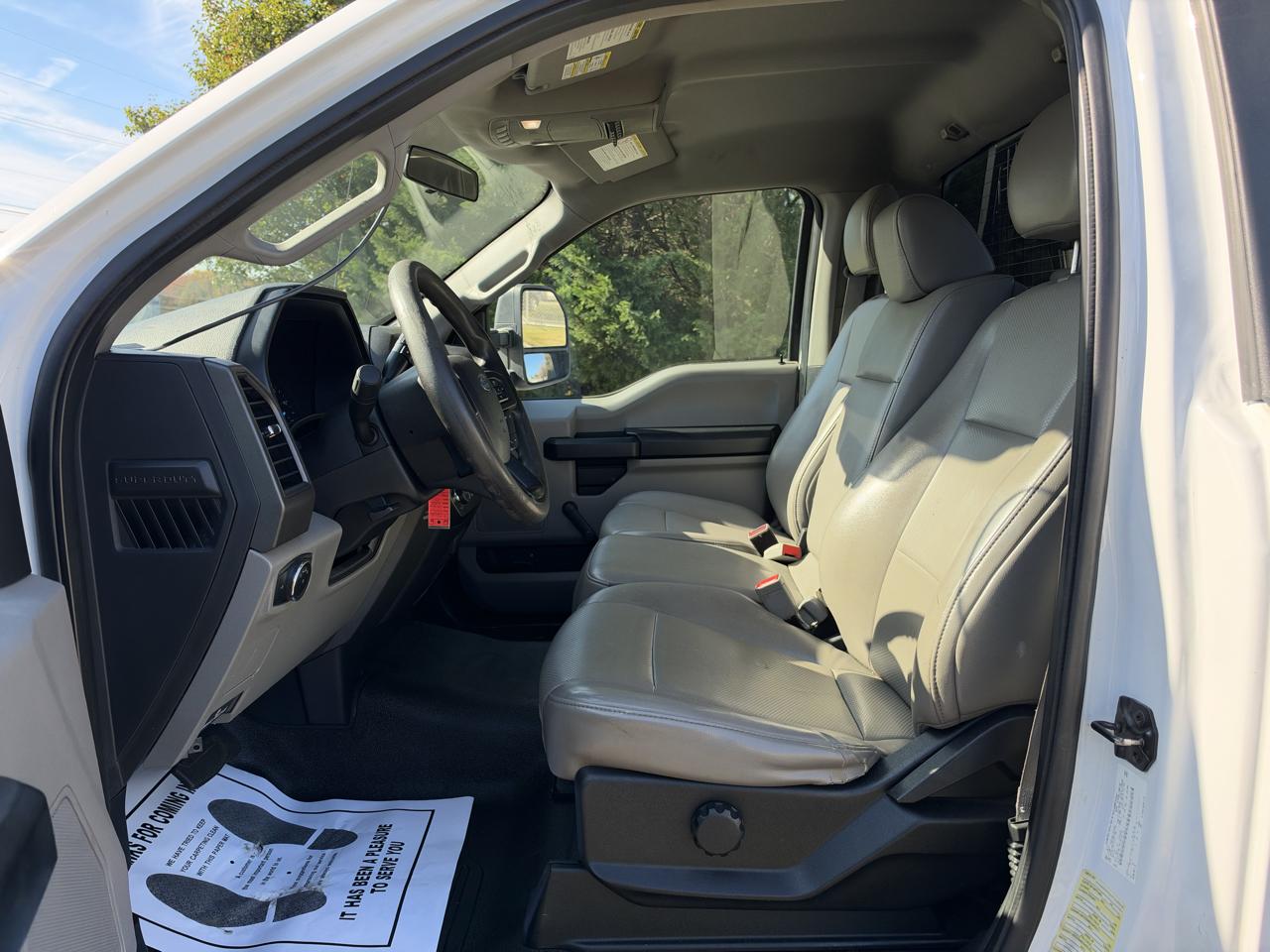 Ford Super Duty F-250 SRW XLT 4WD Reg Cab 8' Box 2019