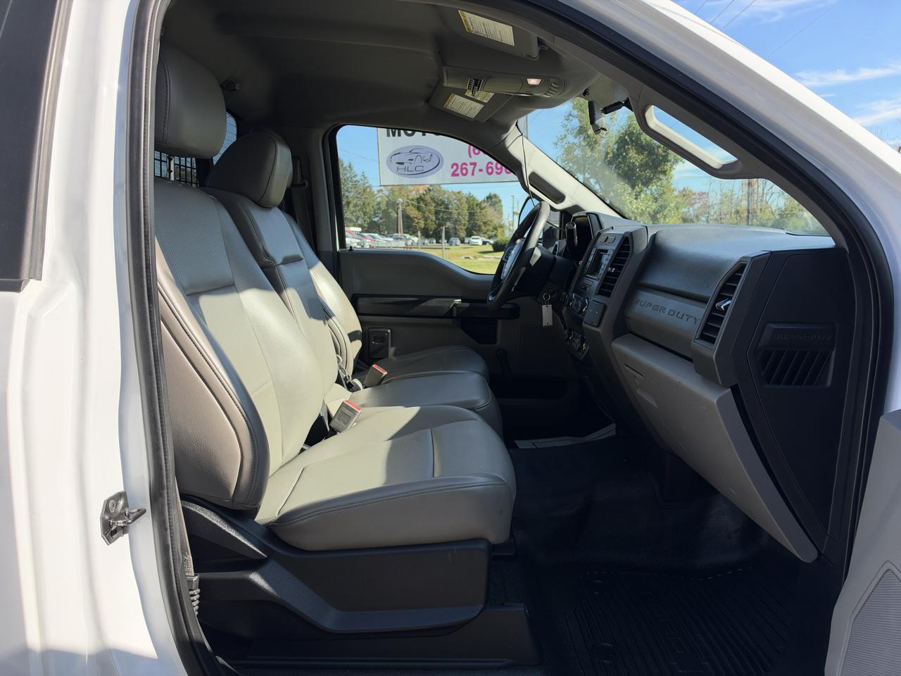 Ford Super Duty F-250 SRW XLT 4WD Reg Cab 8' Box 2019