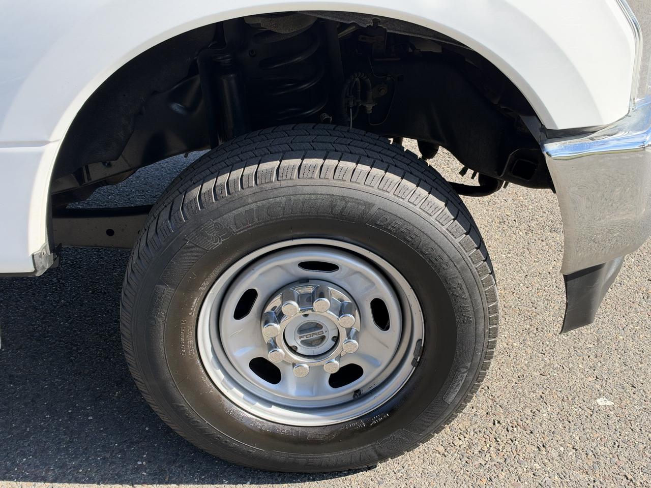 Ford Super Duty F-250 SRW XLT 4WD Reg Cab 8' Box 2019