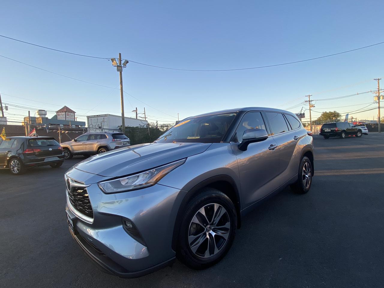 2020 Toyota Highlander LE