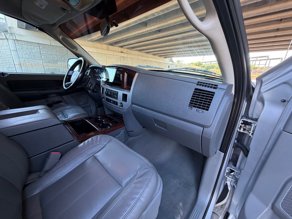 Dodge Ram 1500 ST Quad Cab 2WD 2008 Dodge Ram 1500 ST Quad Cab 2WD 2008