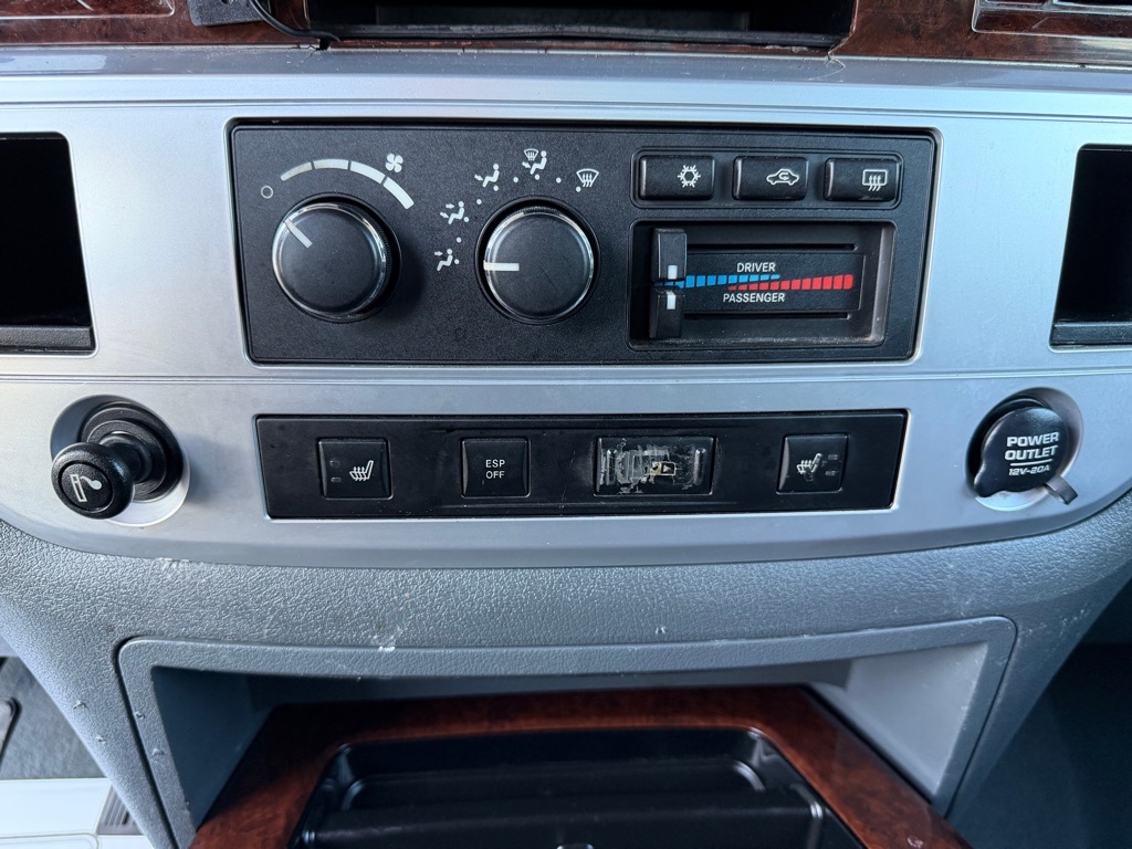 Dodge Ram 1500 ST Quad Cab 2WD 2008 Dodge Ram 1500 ST Quad Cab 2WD 2008