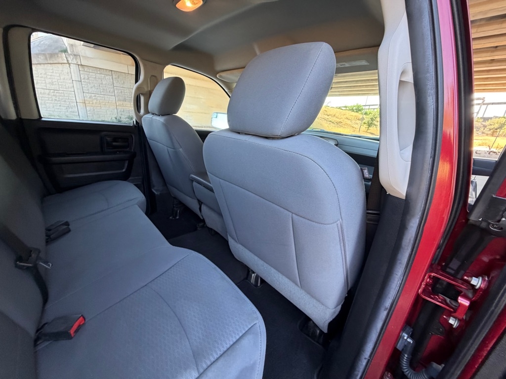 RAM 1500 Tradesman Quad Cab 4WD 2014 RAM 1500 Tradesman Quad Cab 4WD 2014