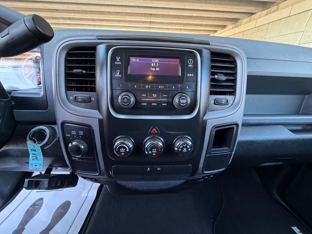 RAM 1500 Tradesman Quad Cab 4WD 2014 RAM 1500 Tradesman Quad Cab 4WD 2014