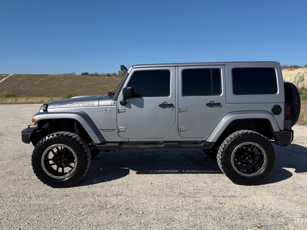 Jeep Wrangler Unlimited Sahara 4WD 2017