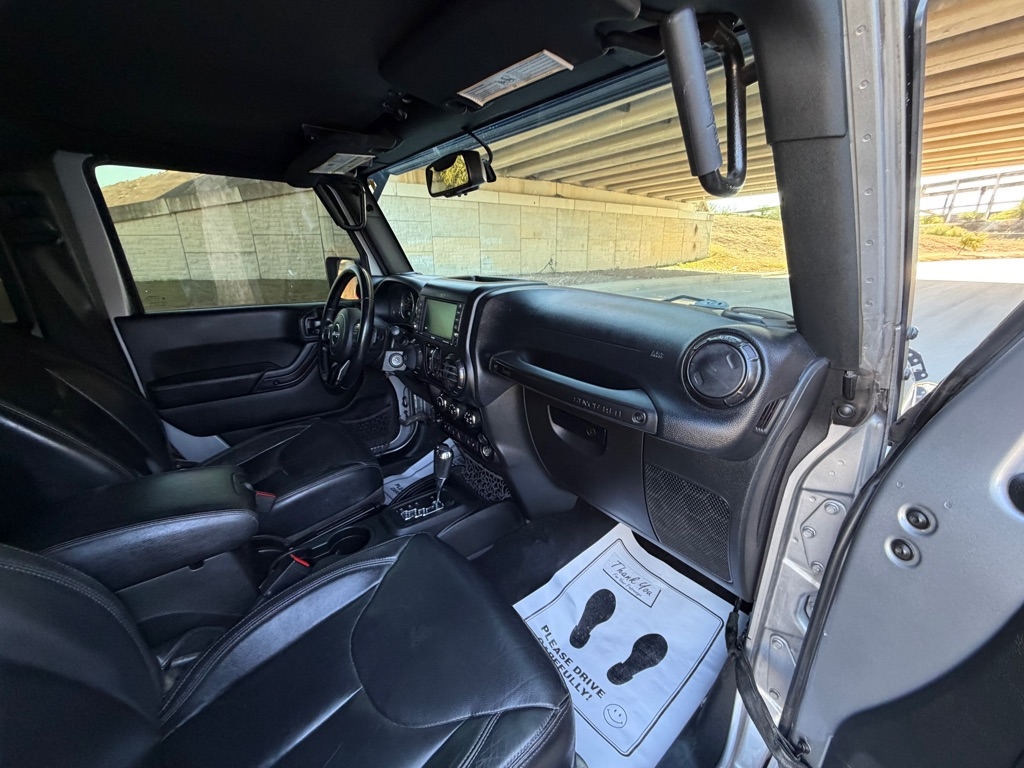 Jeep Wrangler Unlimited Sahara 4WD 2017