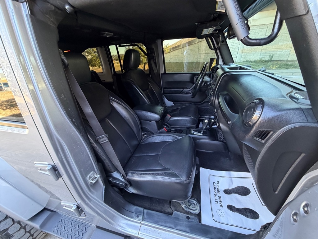 Jeep Wrangler Unlimited Sahara 4WD 2017