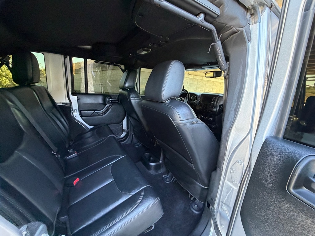 Jeep Wrangler Unlimited Sahara 4WD 2017