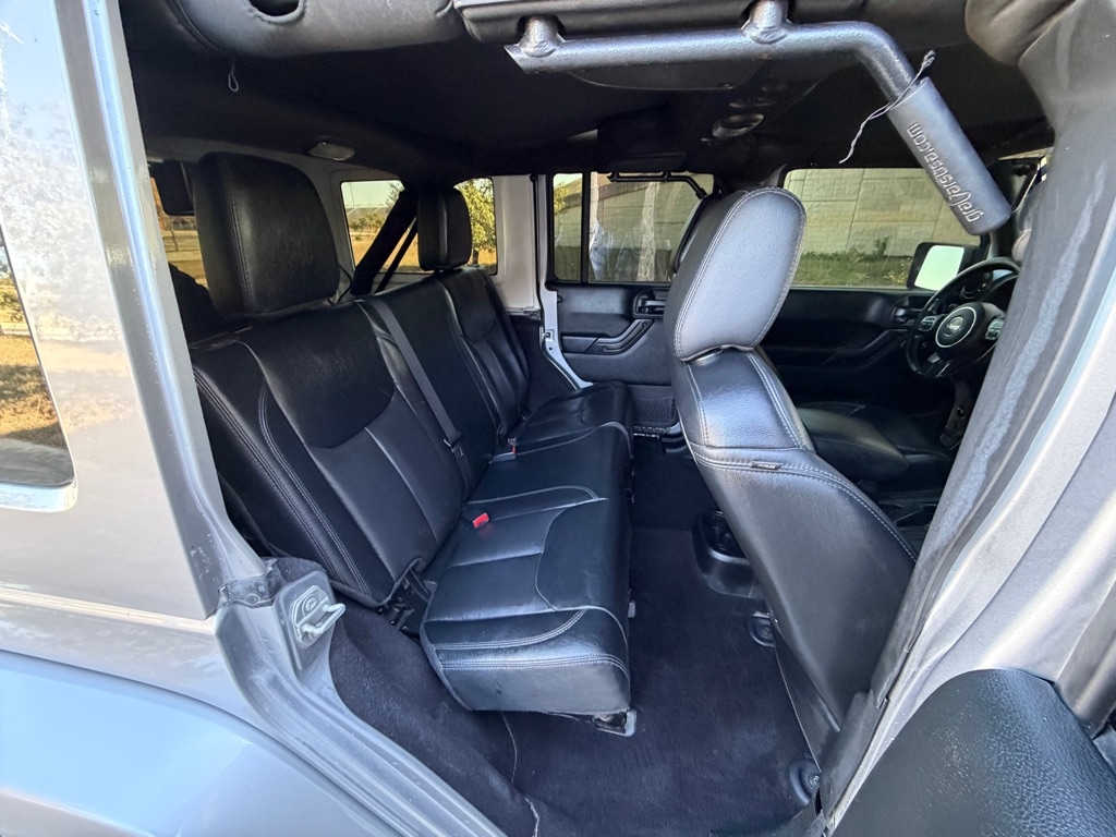 Jeep Wrangler Unlimited Sahara 4WD 2017