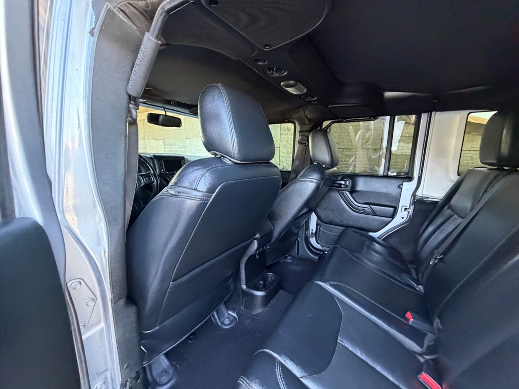 Jeep Wrangler Unlimited Sahara 4WD 2017