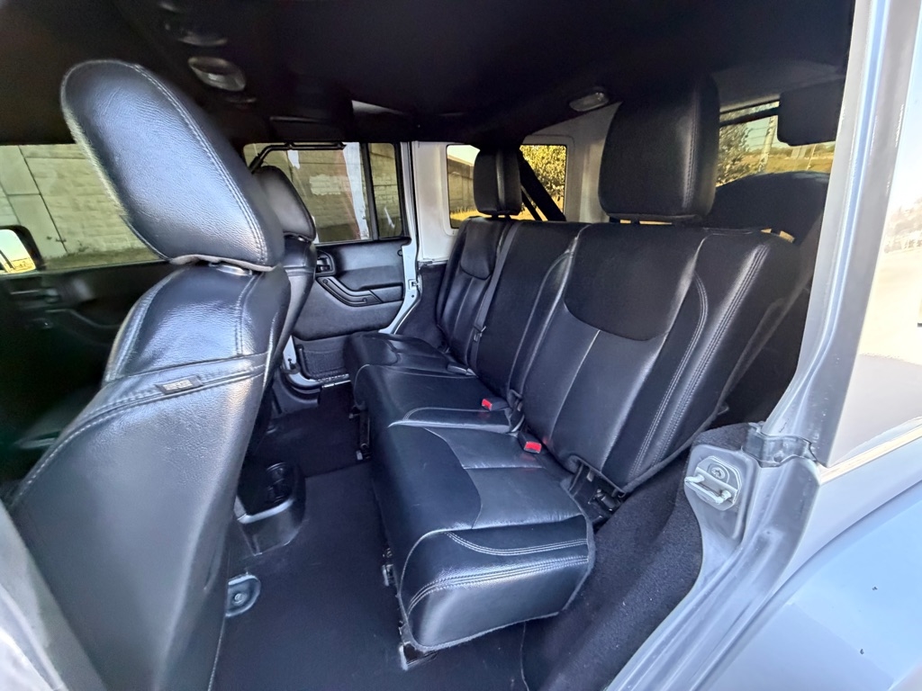 Jeep Wrangler Unlimited Sahara 4WD 2017