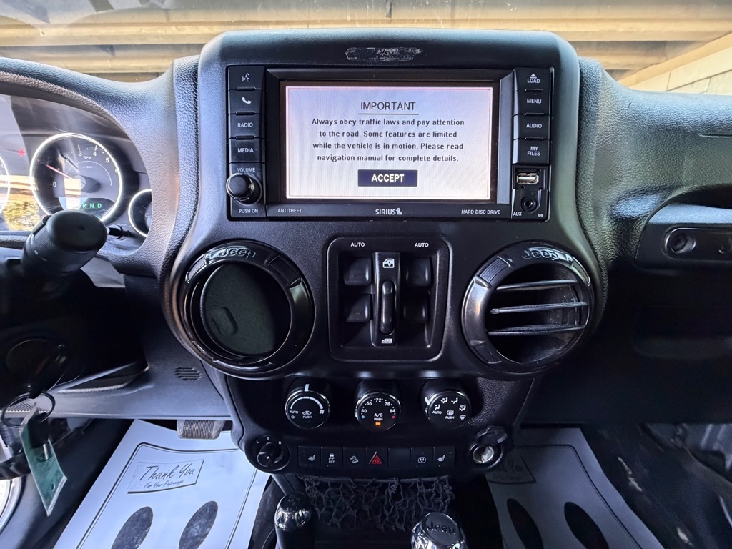 Jeep Wrangler Unlimited Sahara 4WD 2017