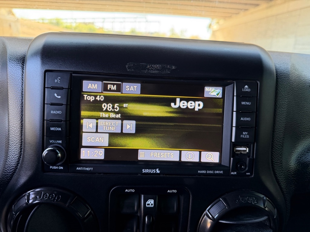 Jeep Wrangler Unlimited Sahara 4WD 2017