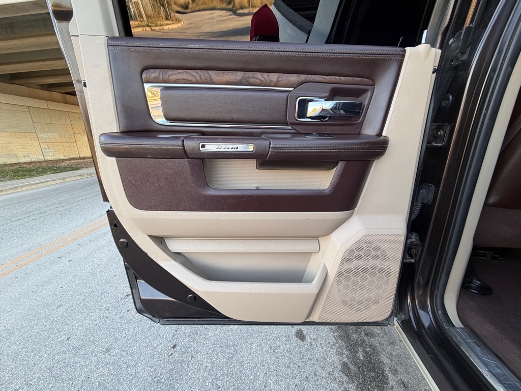 RAM 2500 Longhorn Mega Cab SWB 4WD 2016