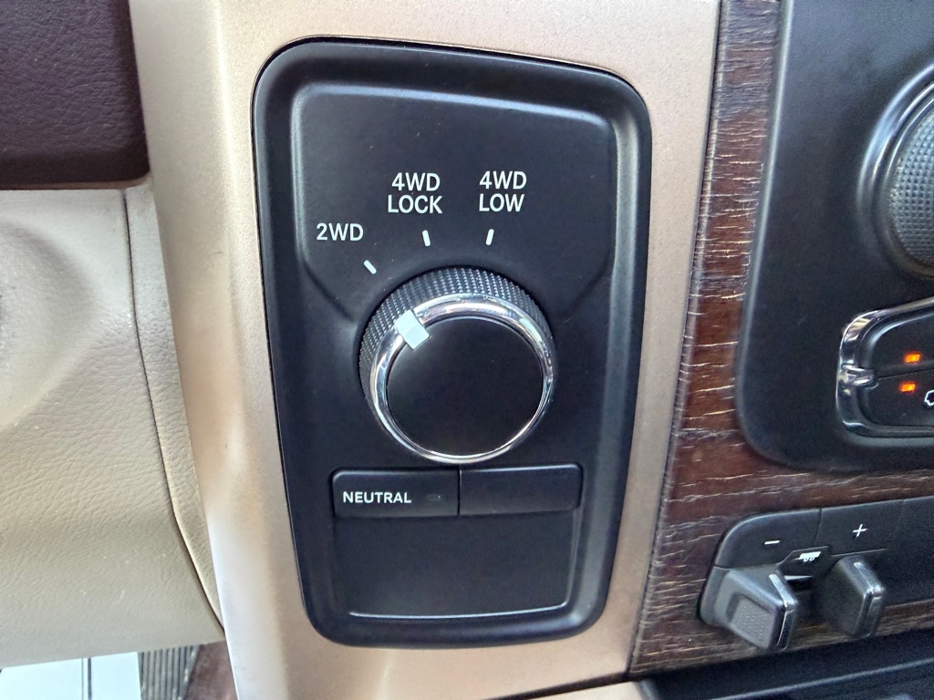 RAM 2500 Longhorn Mega Cab SWB 4WD 2016