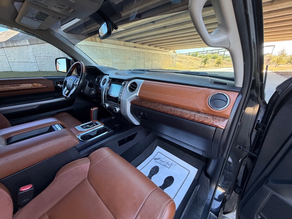 Toyota Tundra Platinum CrewMax 5.7L FFV 4WD 2014