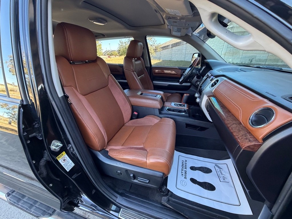 Toyota Tundra Platinum CrewMax 5.7L FFV 4WD 2014